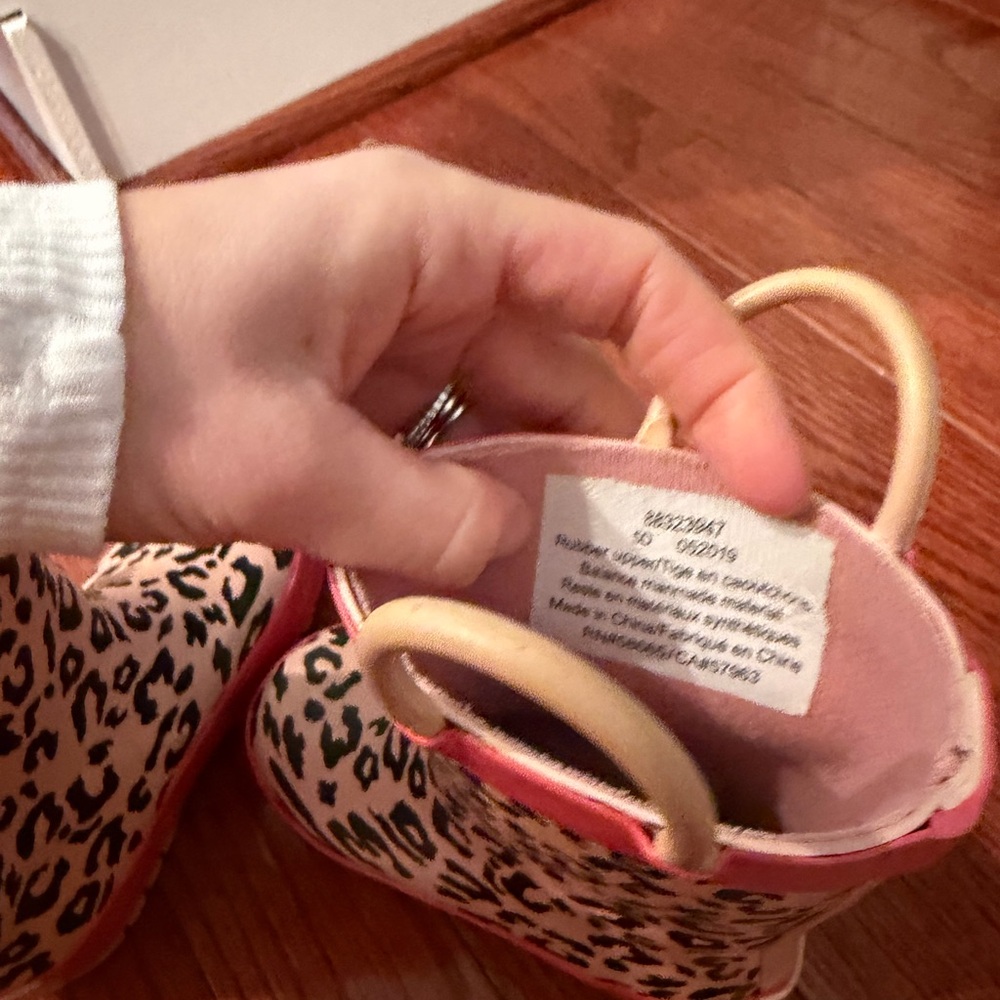 Tucker + Tate Puddle Rain Boot Size 5T in Pink Leopard - Picture 5 of 9